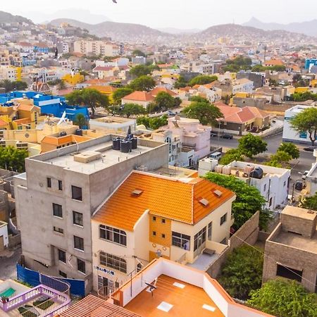 Simabo'S Backpackers' Hostel Mindelo Exterior photo