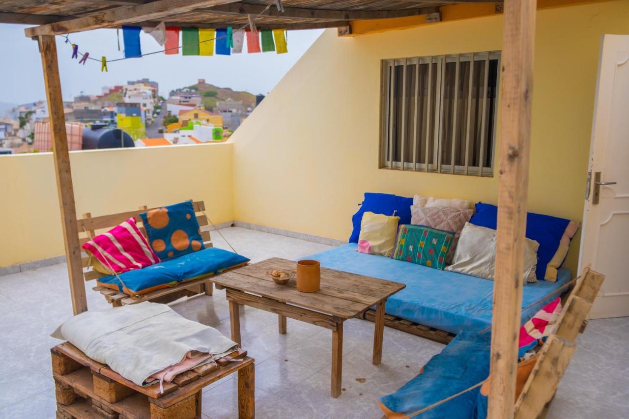 Simabo'S Backpackers' Hostel Mindelo Exterior photo