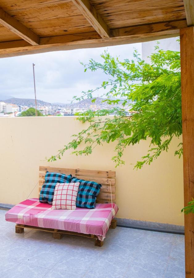 Simabo'S Backpackers' Hostel Mindelo Exterior photo