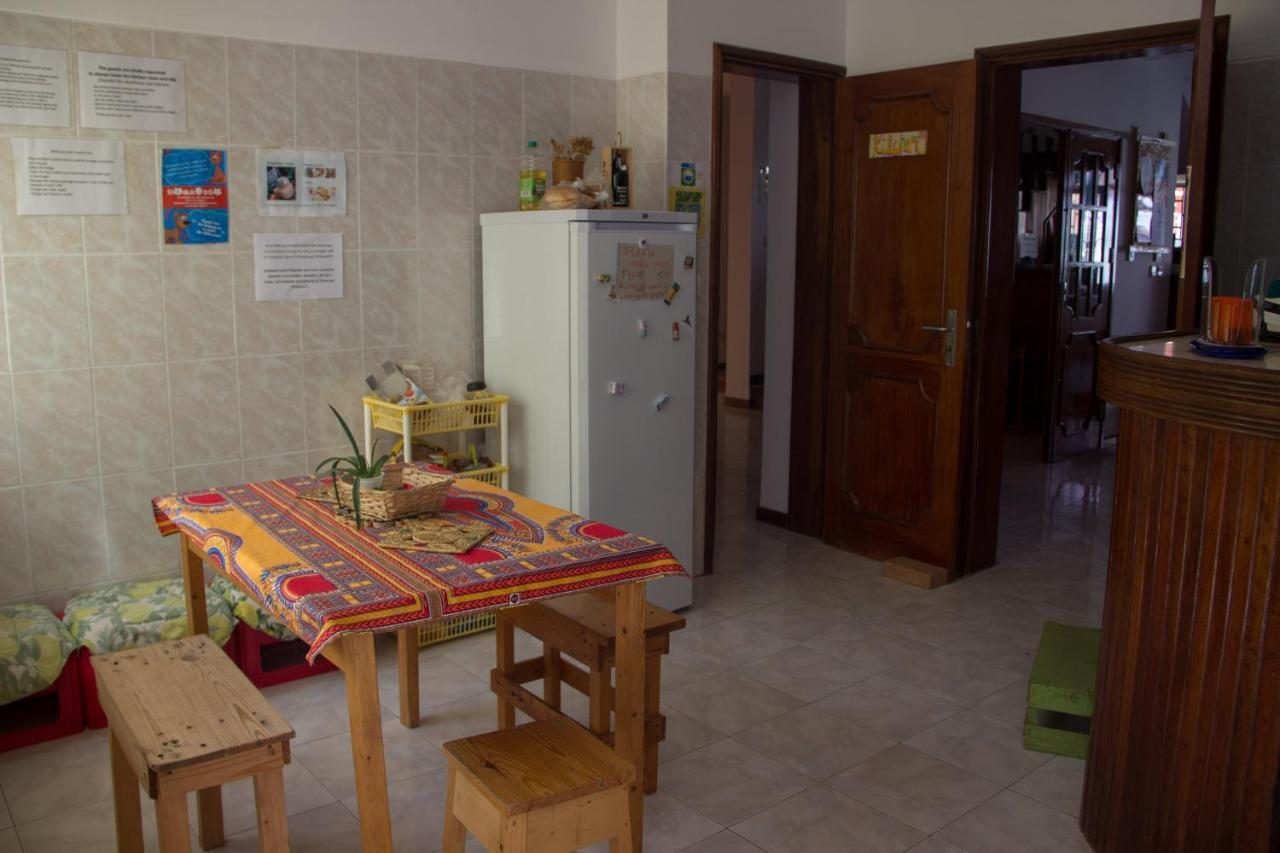 Simabo'S Backpackers' Hostel Mindelo Exterior photo